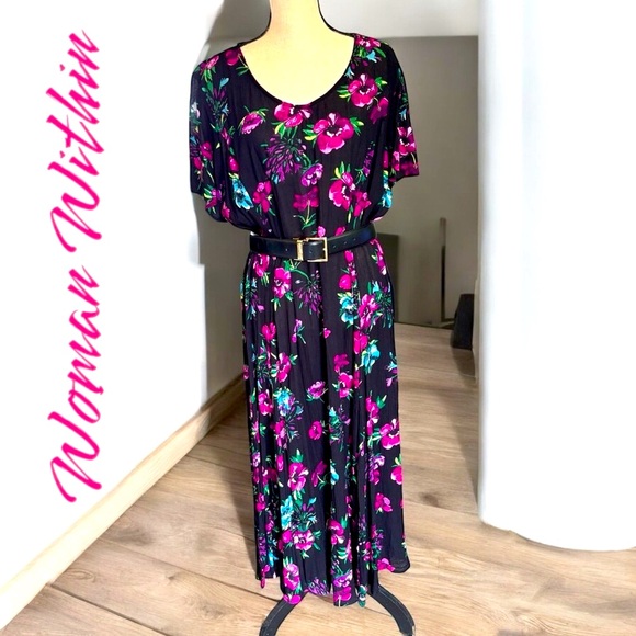 Woman Within Dresses & Skirts - Woman Within-NWT 3X black/pink floral rayon V-neck crinkle dress. New with tags!